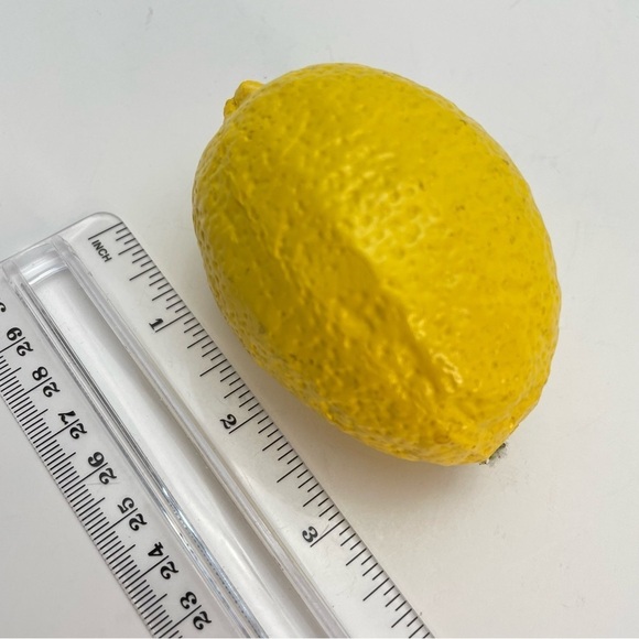 Lemon - Picture 5 of 8
